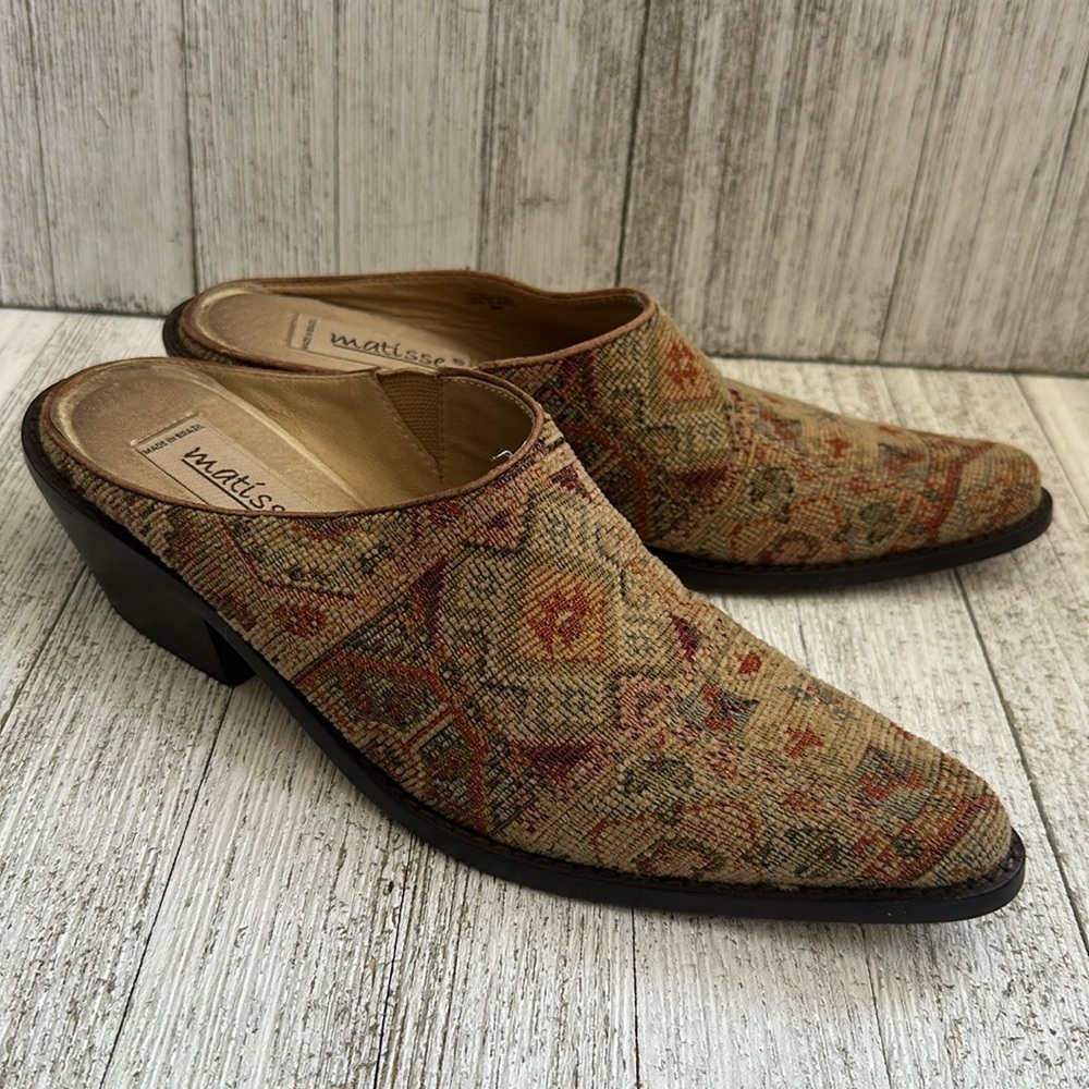 Matiesse Mules Slip On Heeled Shoes Woven
Tapestry Pointed Toes